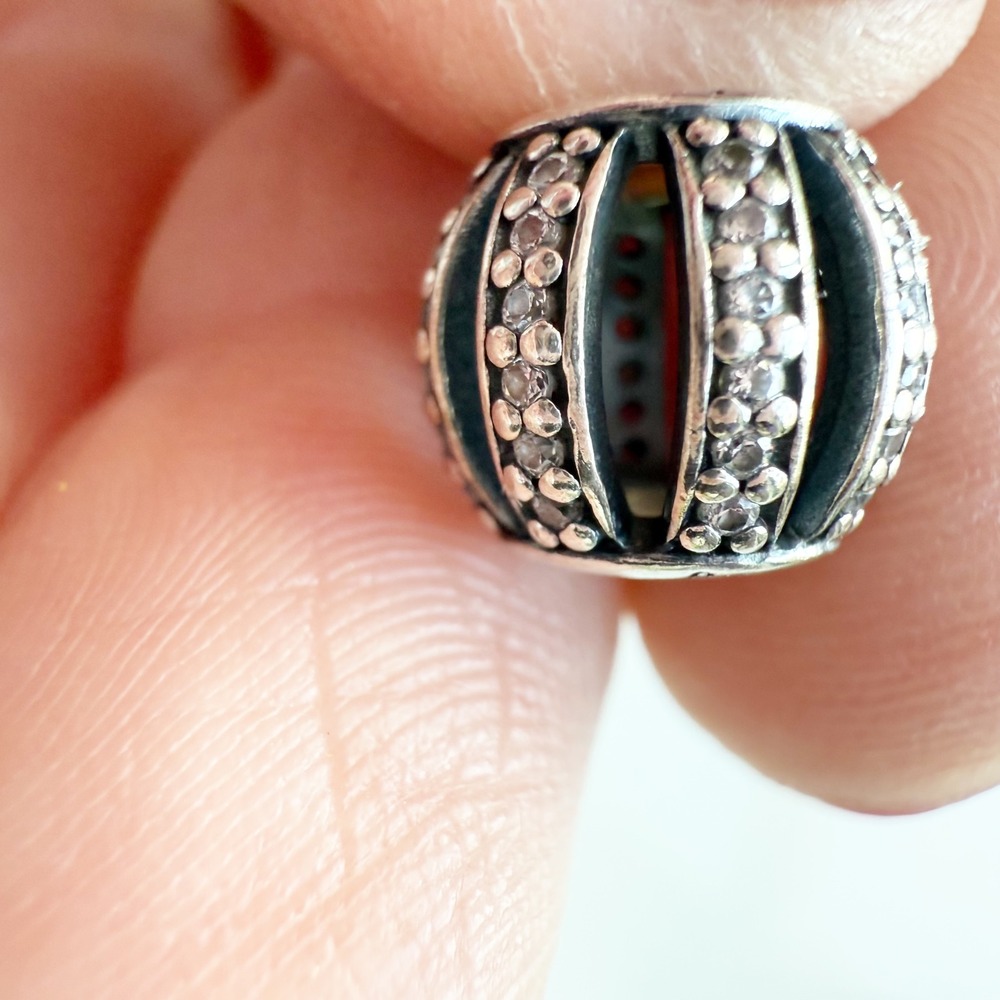Set of 2 Retired Pandora Leading Lady Barrel‎ Charm Cubic Zirconia - Picture 6 of 7
